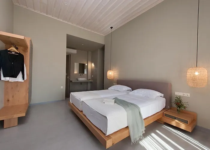 Diapori 4* Kardhamili