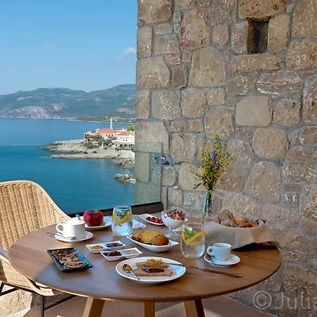 Diapori 4* Kardhamili